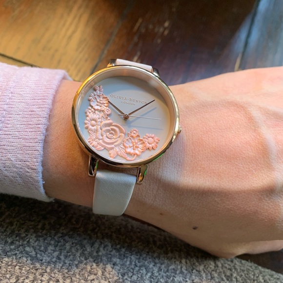 OLIVIA BURTON Accessories - 🔥SALE🔥Auth.Olivia Burton leather rose gold watch